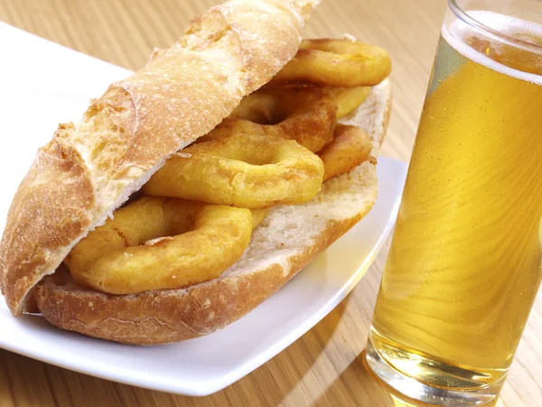 Bocadillo de calamares - Fried calamari sandwich — Stock Photo, Image