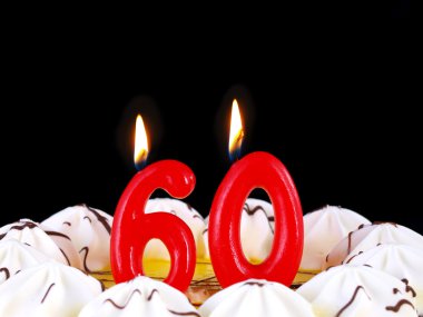 nr gösterilen kırmızı mumlar ile doğum günü pastası. 60