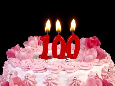 nr gösterilen kırmızı mumlar ile doğum günü pastası. 100