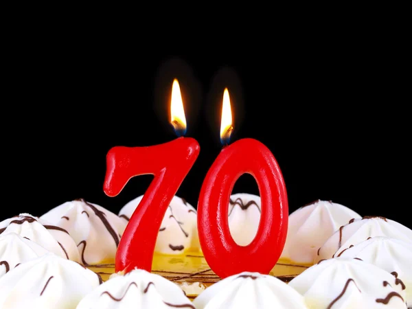 Torta di compleanno con candele rosse che mostrano il numero 70 70 — Foto Stock