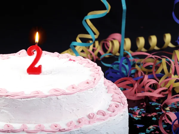 Pastel de cumpleaños con velas rojas mostrando Nr. 2. — Foto de Stock