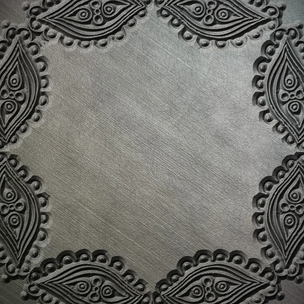 Placa de metal de prata com ornamento — Fotografia de Stock