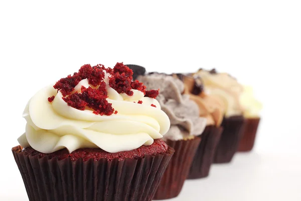 Kırmızı kadife keki üst üste