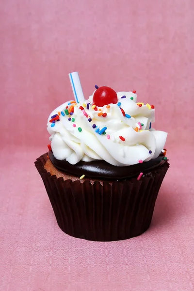 Cupcake con Gumball in cima — Foto Stock