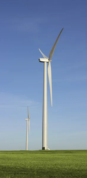 Rüzgar Türbini güneşli