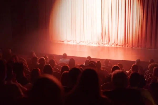 Projecteur Sur Scène Théâtre Rideaux Rouges — Photo