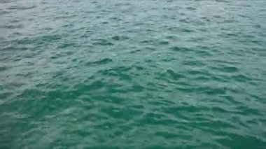 Dalgalı denizin görüntüleri, güzel manzara. 
