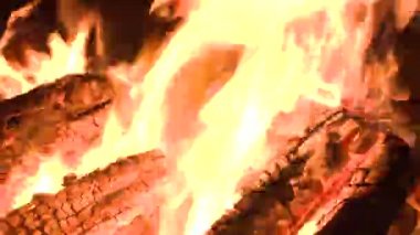 kamp ateşi, ağır çekim