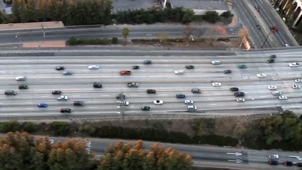 A légi felvétel a Los Angeles-i autópálya, autópálya — Stock videók