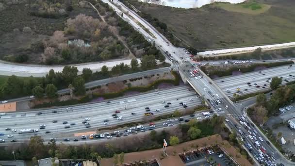 Aerial footage of Los Angeles freeways and suburbs — Stock Video