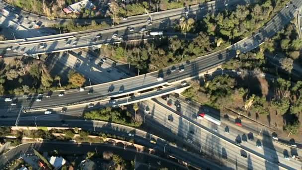 Imagens aéreas das auto-estradas e subúrbios de Los Angeles — Vídeo de Stock