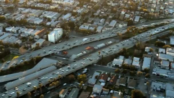 Verkehrsknotenpunkt Stadtautobahn — Stockvideo