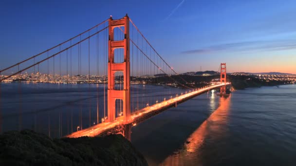 Zaman atlamalı, san fran arasında golden gate Köprüsü günbatımı — Stok video