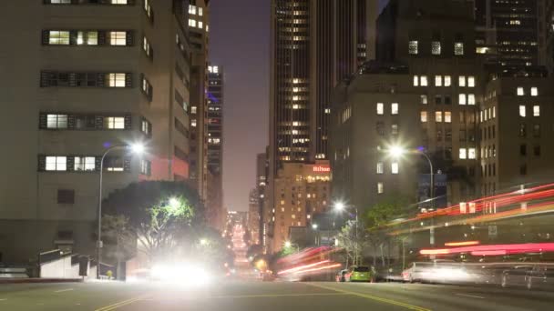 Time Lapse of Traffic at Night in Downtown Los Angeles — Stock Video