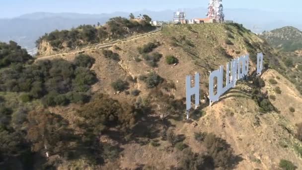 好莱坞标志，洛杉矶的空中 — 图库视频影像