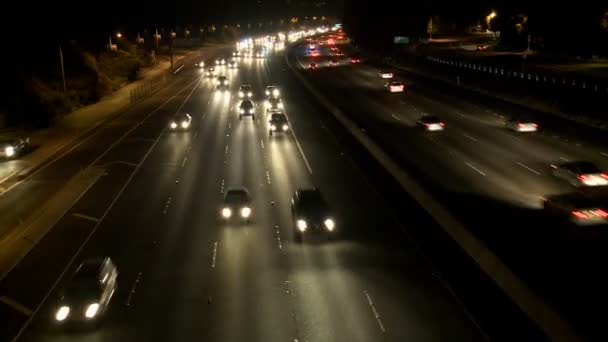 Tidsinställd upptagen motorväg på natten, los angeles — Stockvideo