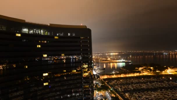 Time lapse du bâtiment et de la marina la nuit San Diego — Video