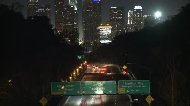 Time Lapse of Traffic diretto a Los Angeles City di notte — Video Stock