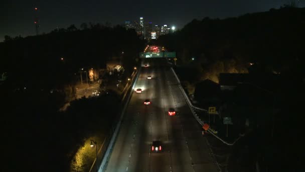 Time Lapse of Traffic heading towards Los Angeles City at Night — Stock Video