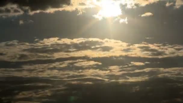 Caducidad de las nubes al atardecer — Vídeo de stock