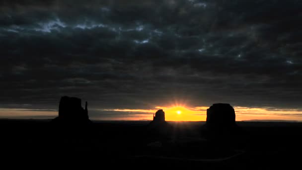 Долина монументів Sunrise проміжок часу — стокове відео