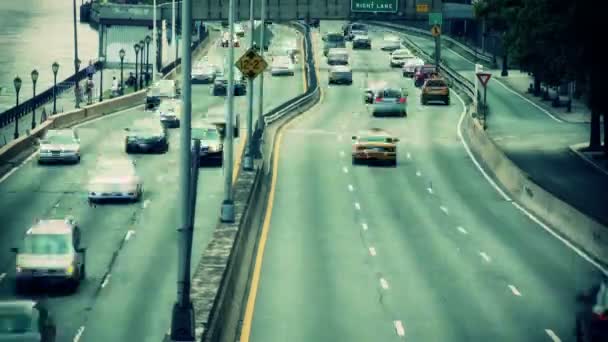 Zeitraffer im Straßenverkehr — Stockvideo