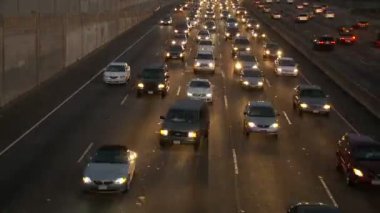 gece - zaman atlamalı meşgul karayolunda trafik