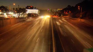 La şehir trafiği gece - timelapse