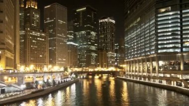 Downtown chicago suyolu geceleri - zoom