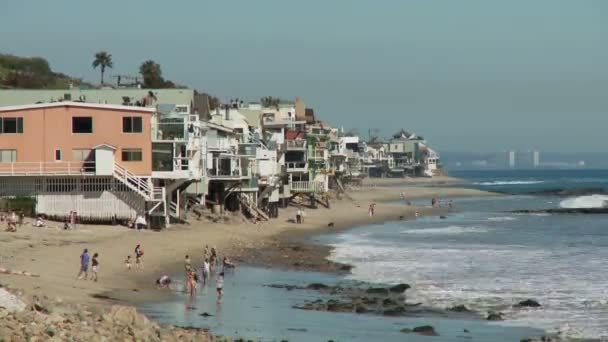 Case sulla spiaggia di Santa Monica e Oceano - Time Lapse — Video Stock