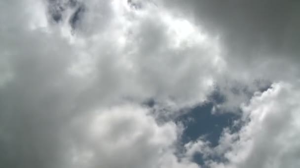 El lapso de tiempo de las nubes de tormenta — Vídeo de stock