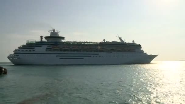 Crucero barco sale de lapso de tiempo — Vídeo de stock