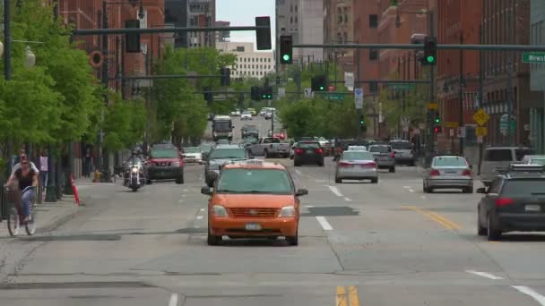 Tráfico de la ciudad de Denver — Vídeo de stock