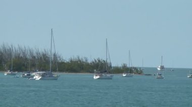 keywest tekneler. zaman atlamalı