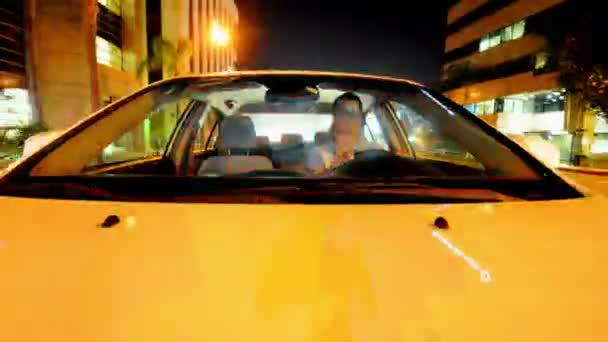 A los Angeles-i éjszakai vezetési idő telik el — Stock videók