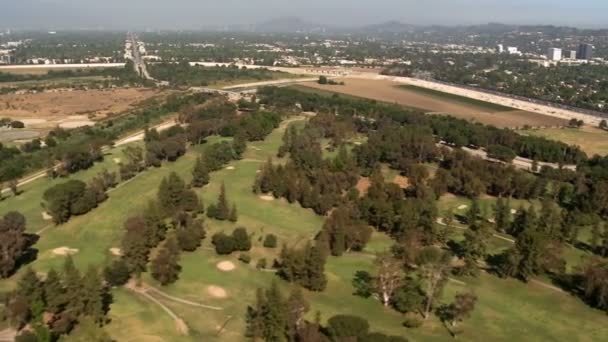 Golf sahasının havadan görünümü — Stok video