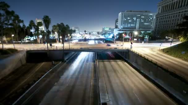 市中心的洛杉矶交通夜晚 — 图库视频影像