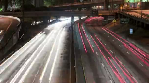 Downtown los angeles verkeer nacht — Stockvideo