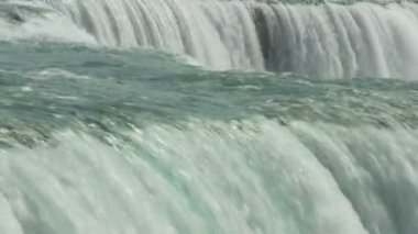 Niagara Şelalesi - bulanık su