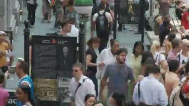 zaman atlamalı bir kalabalığın wall Street