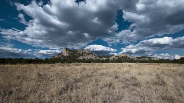 Time Lapse de Montanha e Nuvens — Vídeo de Stock