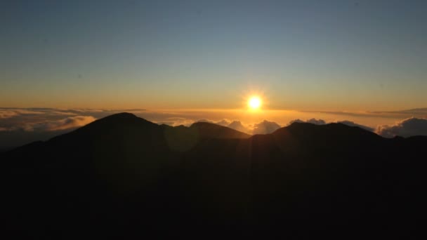 Βουνό sunrise χρονική — Αρχείο Βίντεο