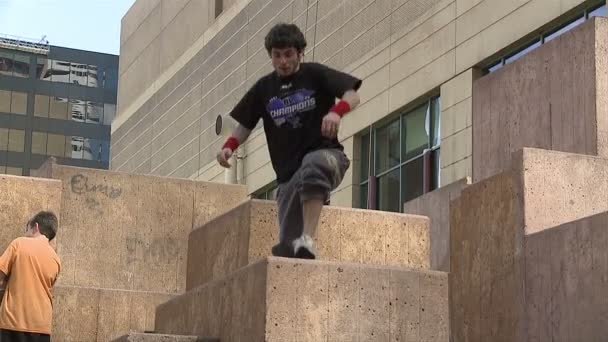 Parkour Athlete — Stock Video