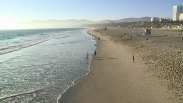 Foules de plage - laps de temps des vagues océaniques — Video