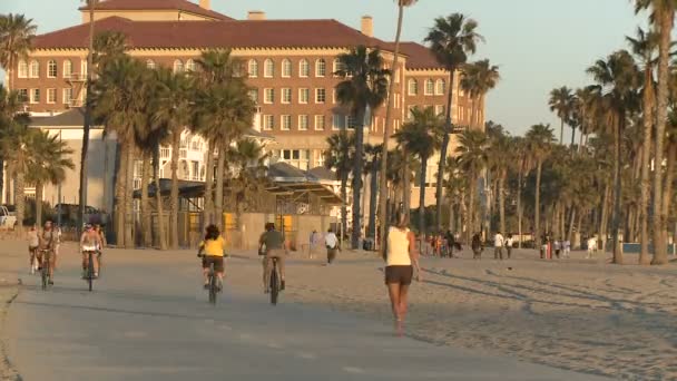 Promenádě Santa monica při západu slunce - časová prodleva — Stock video