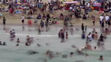 zaman atlamalı kalabalık Beach