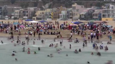 zaman atlamalı kalabalık Beach