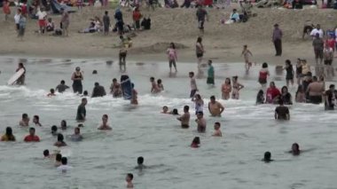 zaman atlamalı kalabalık Beach