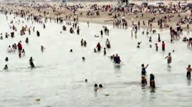 zaman atlamalı kalabalık Beach