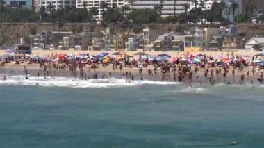 Beach.in santa monica - zaman atlamalı kalabalık